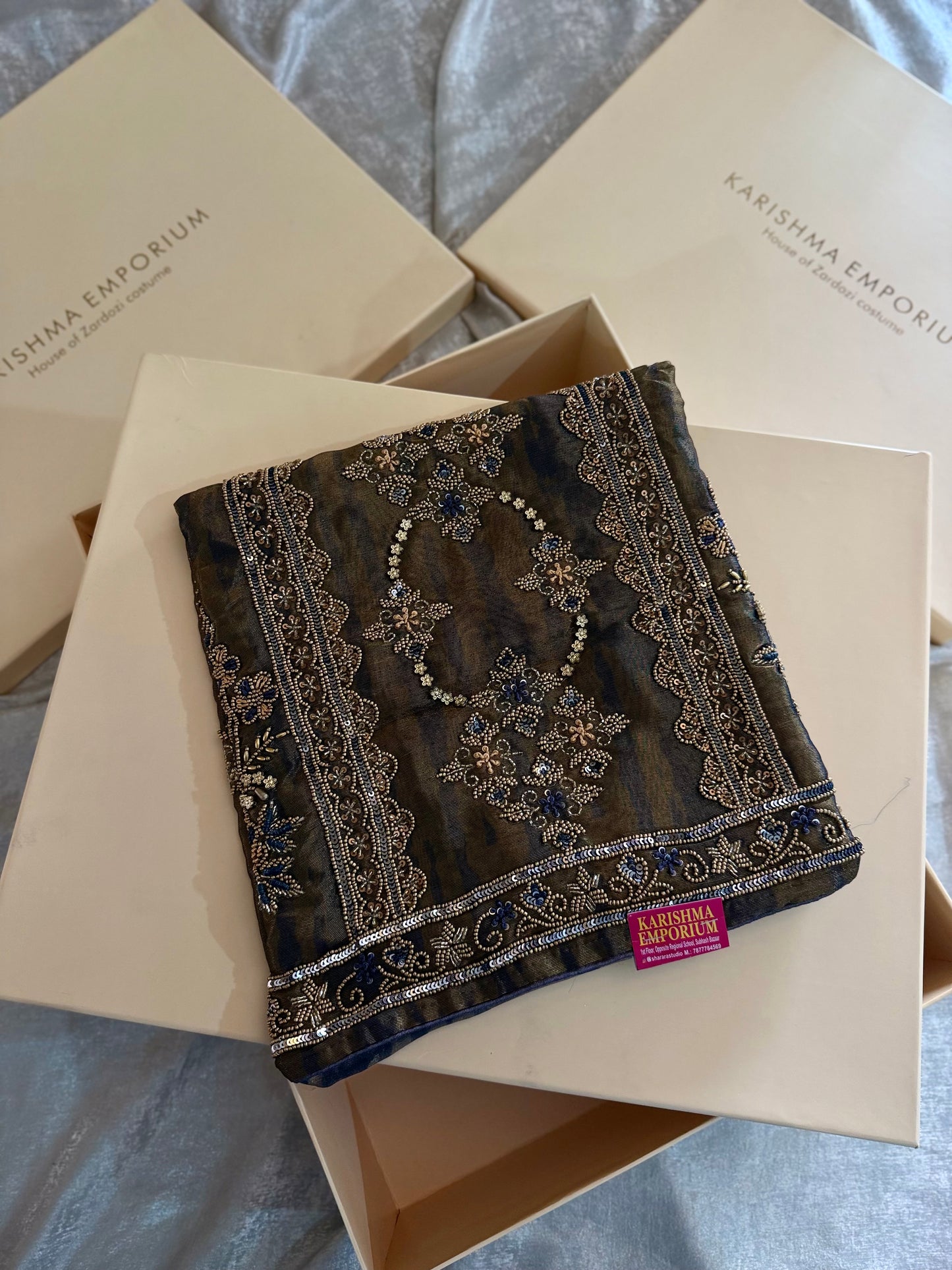 (SHAHI)IMPORTED FABRIC WITH ANTIQUE WORK
