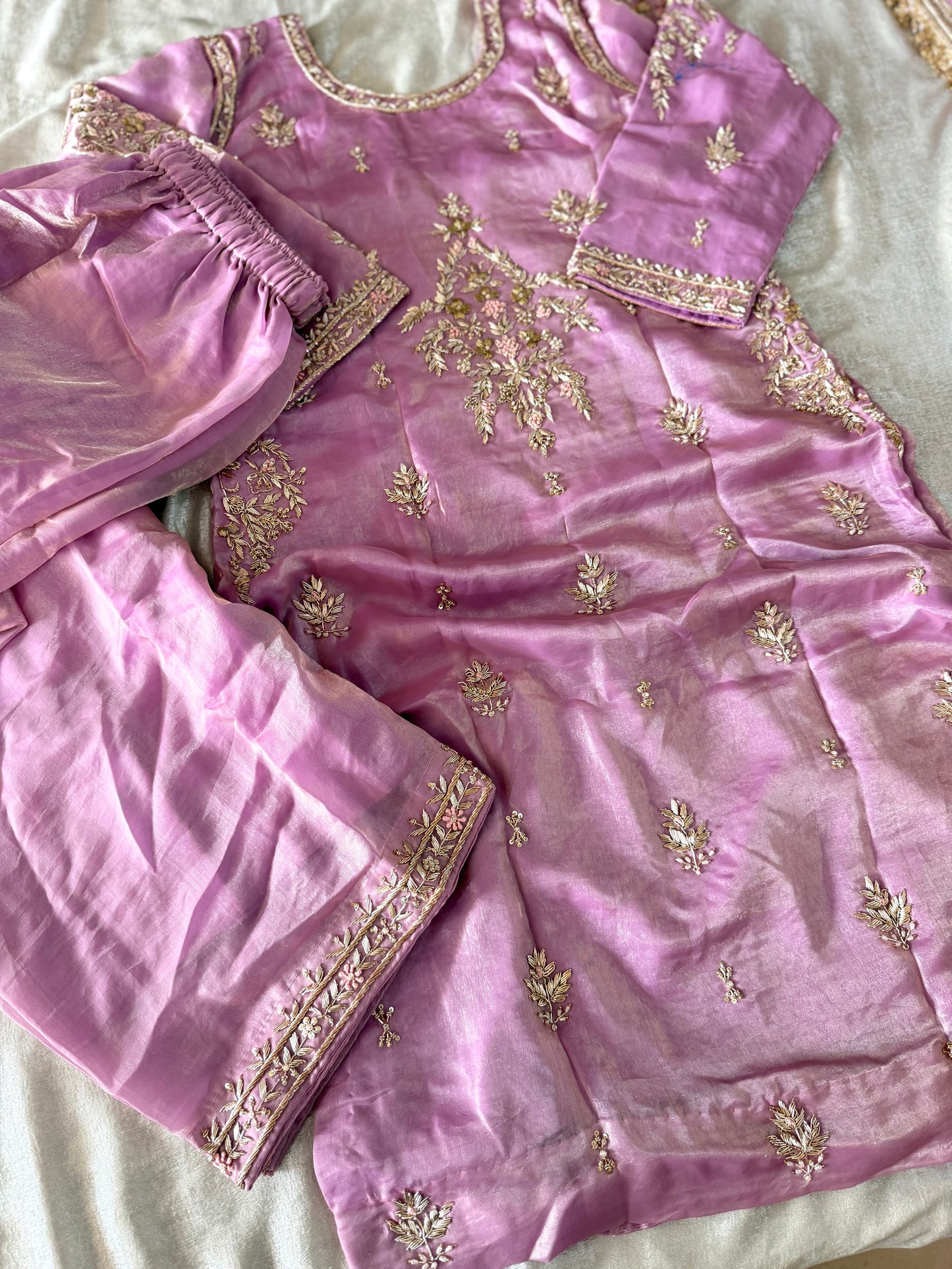 ZARDOZI KURTA PANT IN LAVENDER WITH BACK WORK