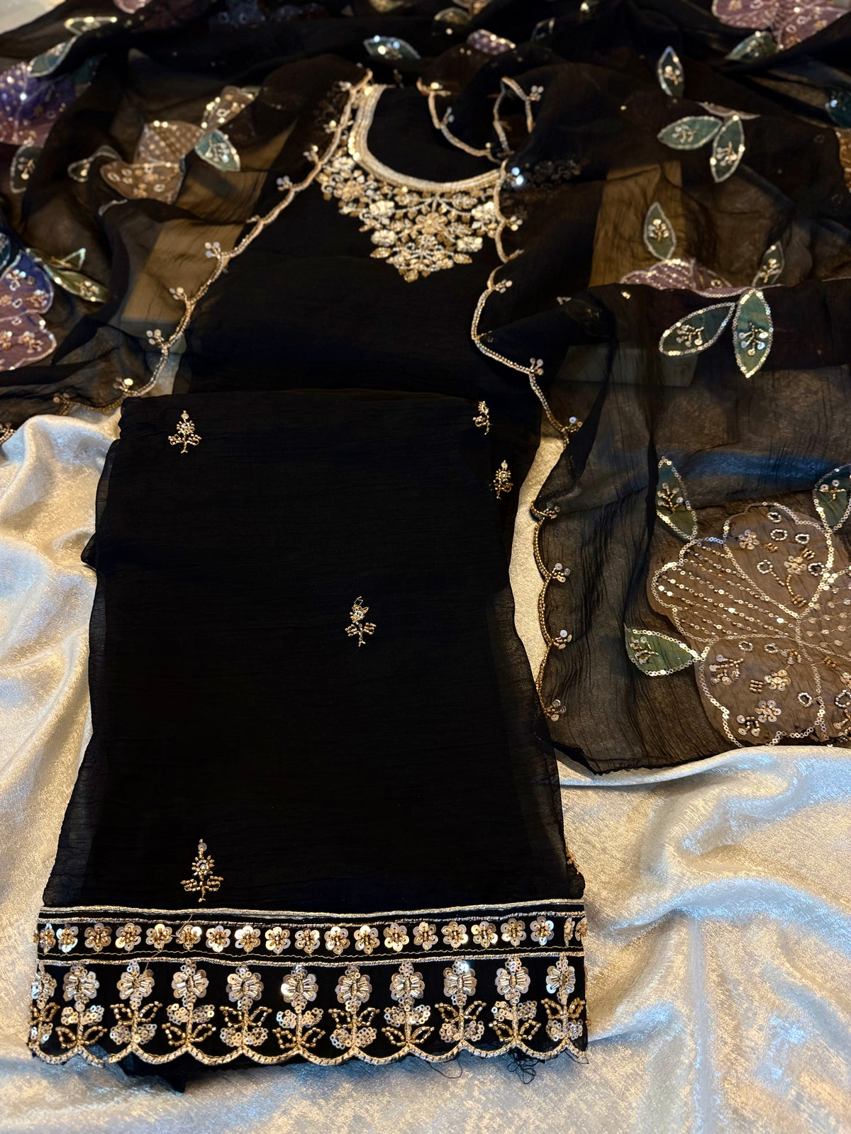 BEAUTIFUL VISCOUS FABRIC SUIT WITH PAINTING DUPATTA