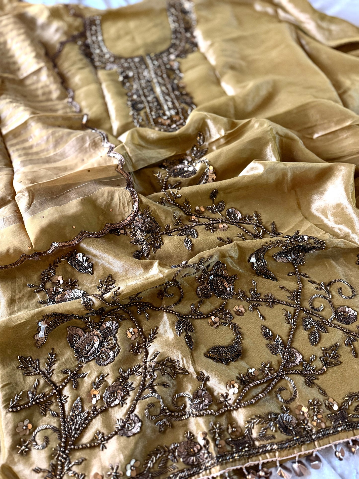 BEAUTIFUL GOLDEN PARTYWEAR SUIT