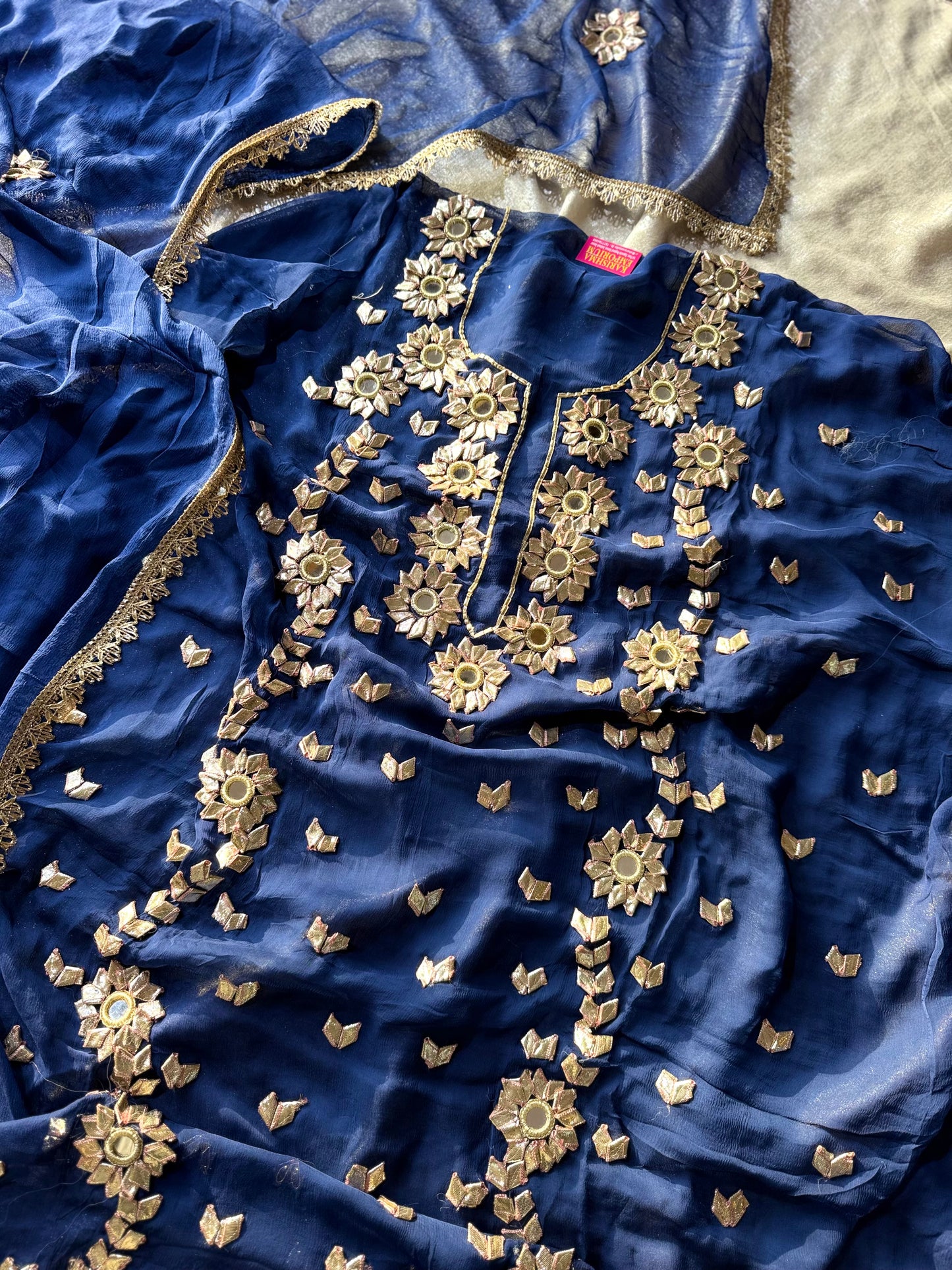 Gota Patti suits