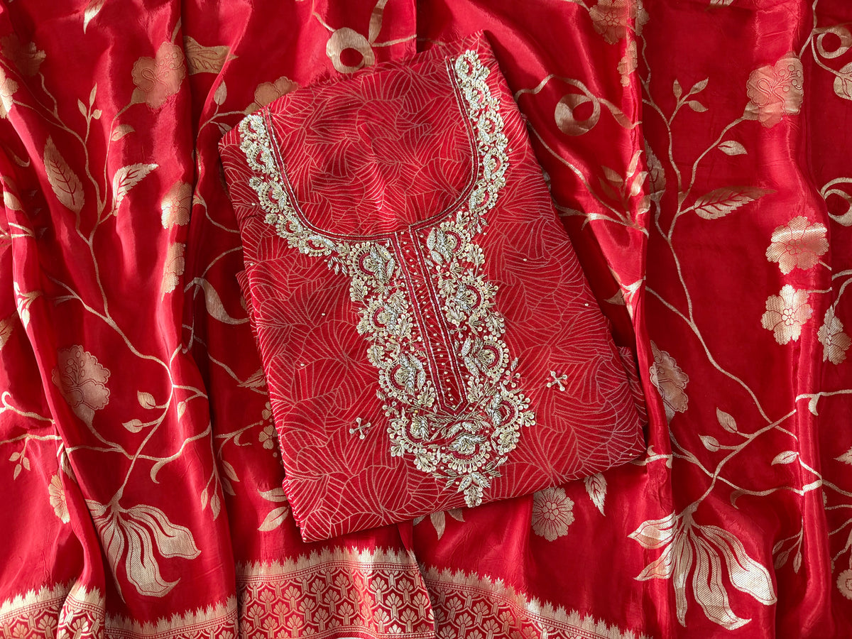 BEAUTIFUL SUIT ON BANARSI SILK