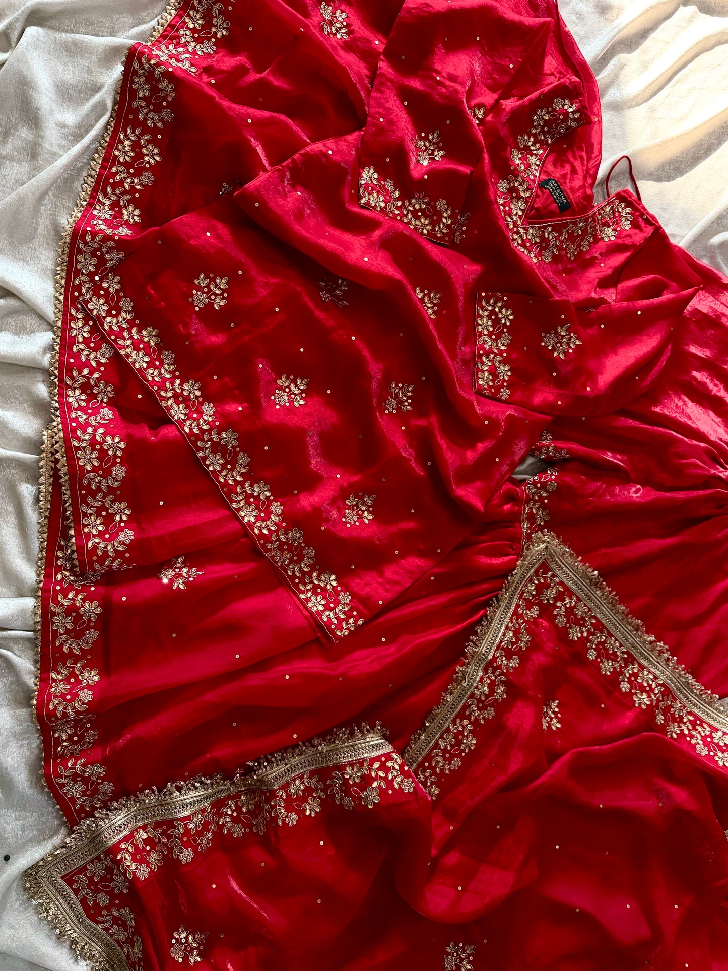 RED NIKAH GHARARA IN DABKA ND KUNDAN WORK ON ITALIAN SHIMAR