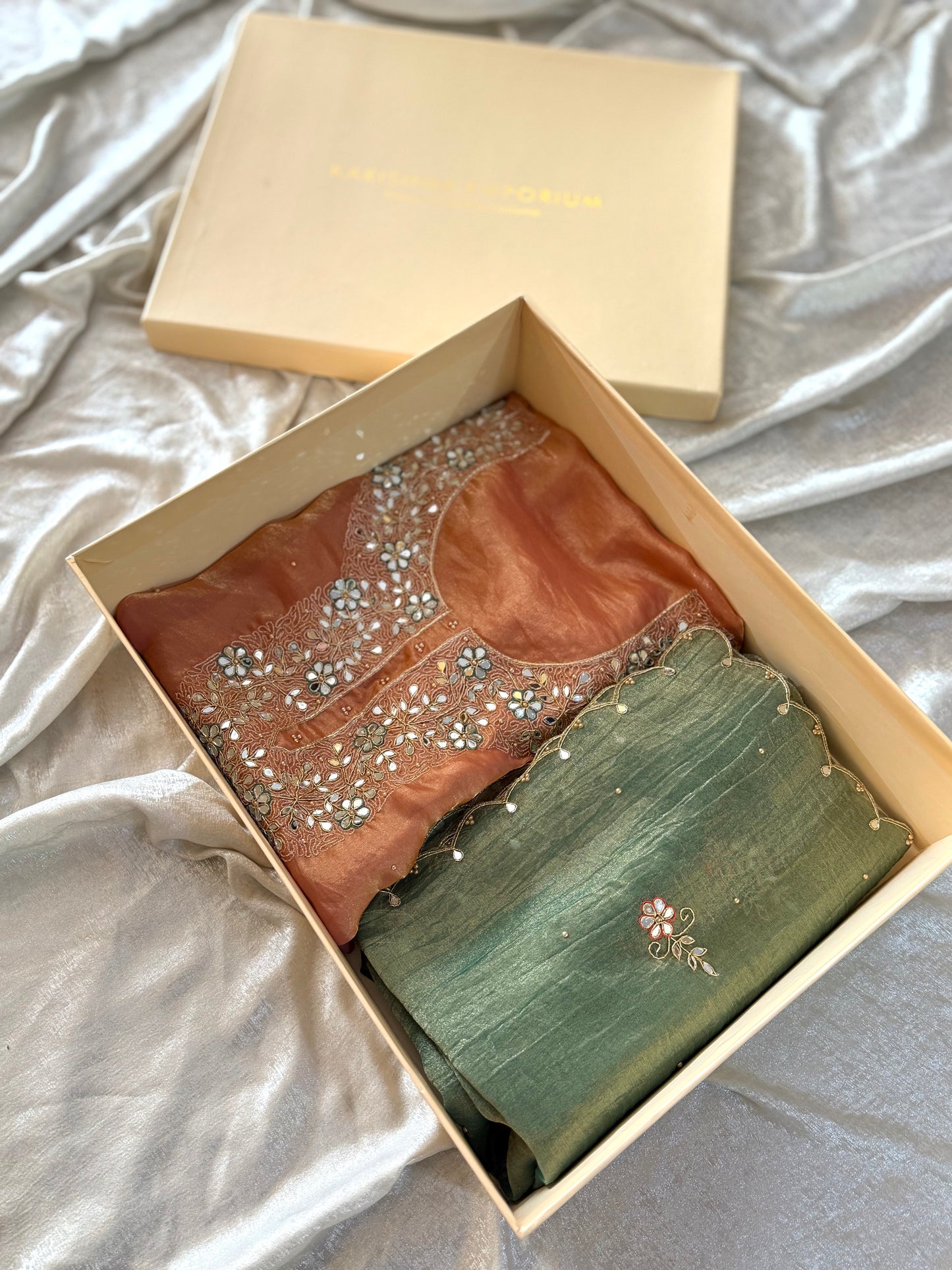 BEAUTIFUL HANDWORK SUIT