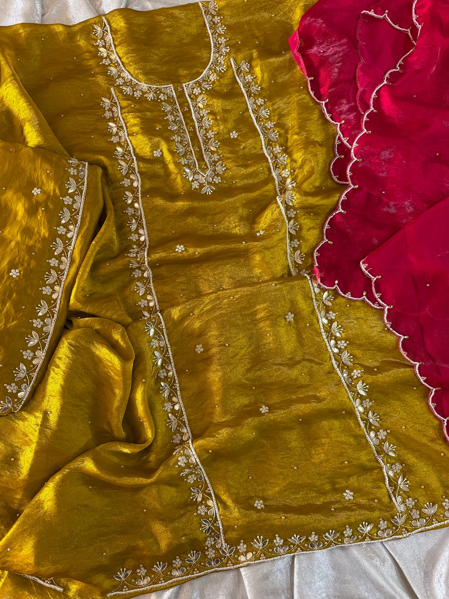 Dabka suits