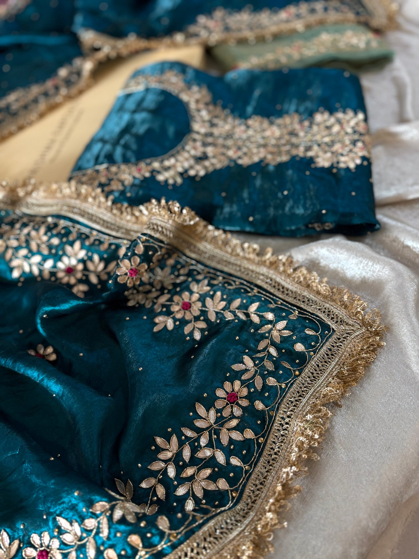 (DABKA PATTI SUIT)