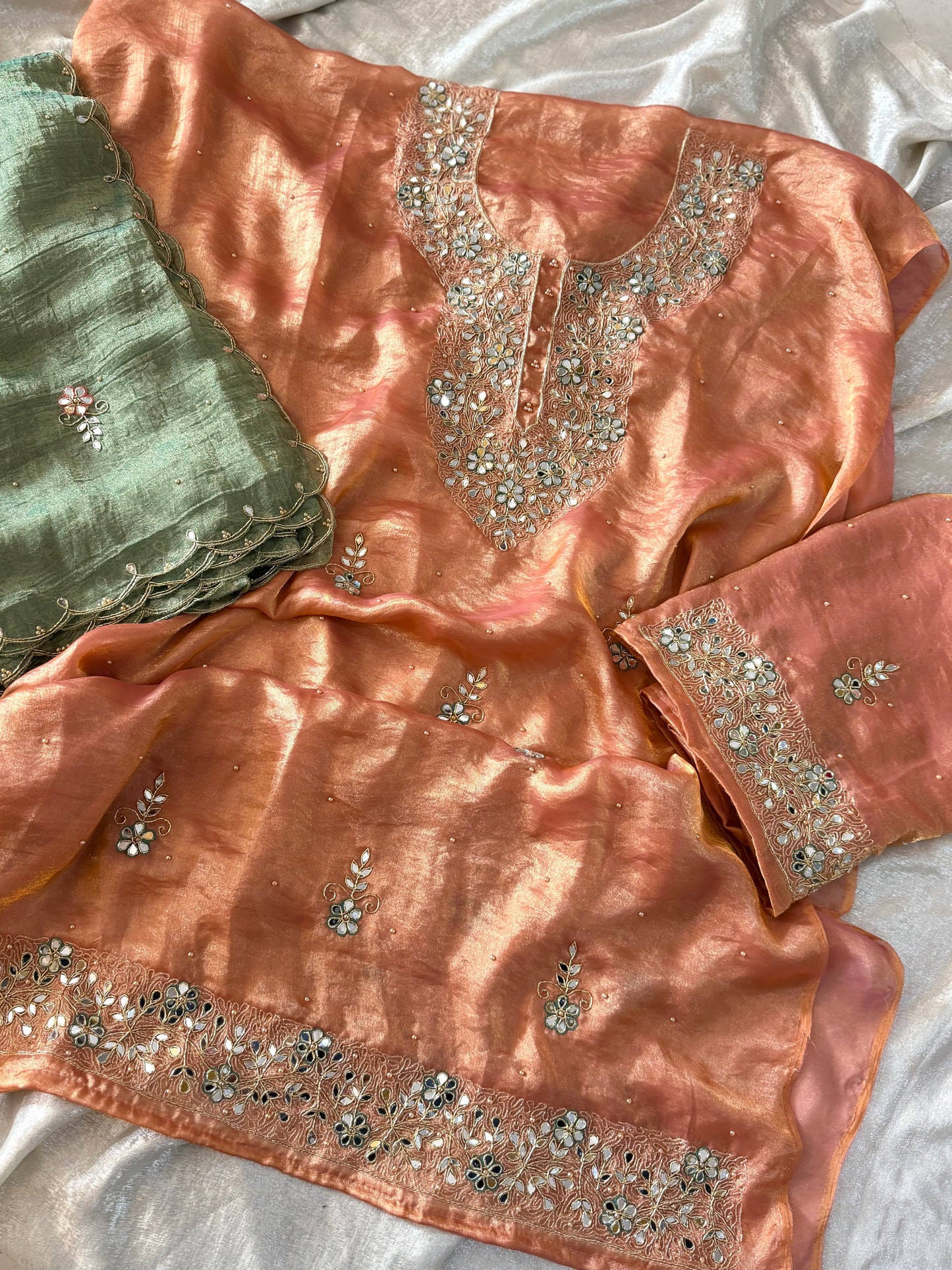 BEAUTIFUL HANDWORK SUIT