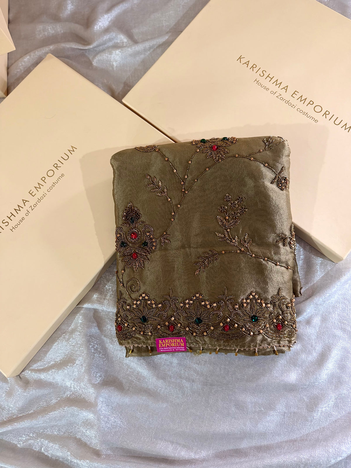 BEAUTIFUL GOLD COLOUR ANTIQUE SUIT