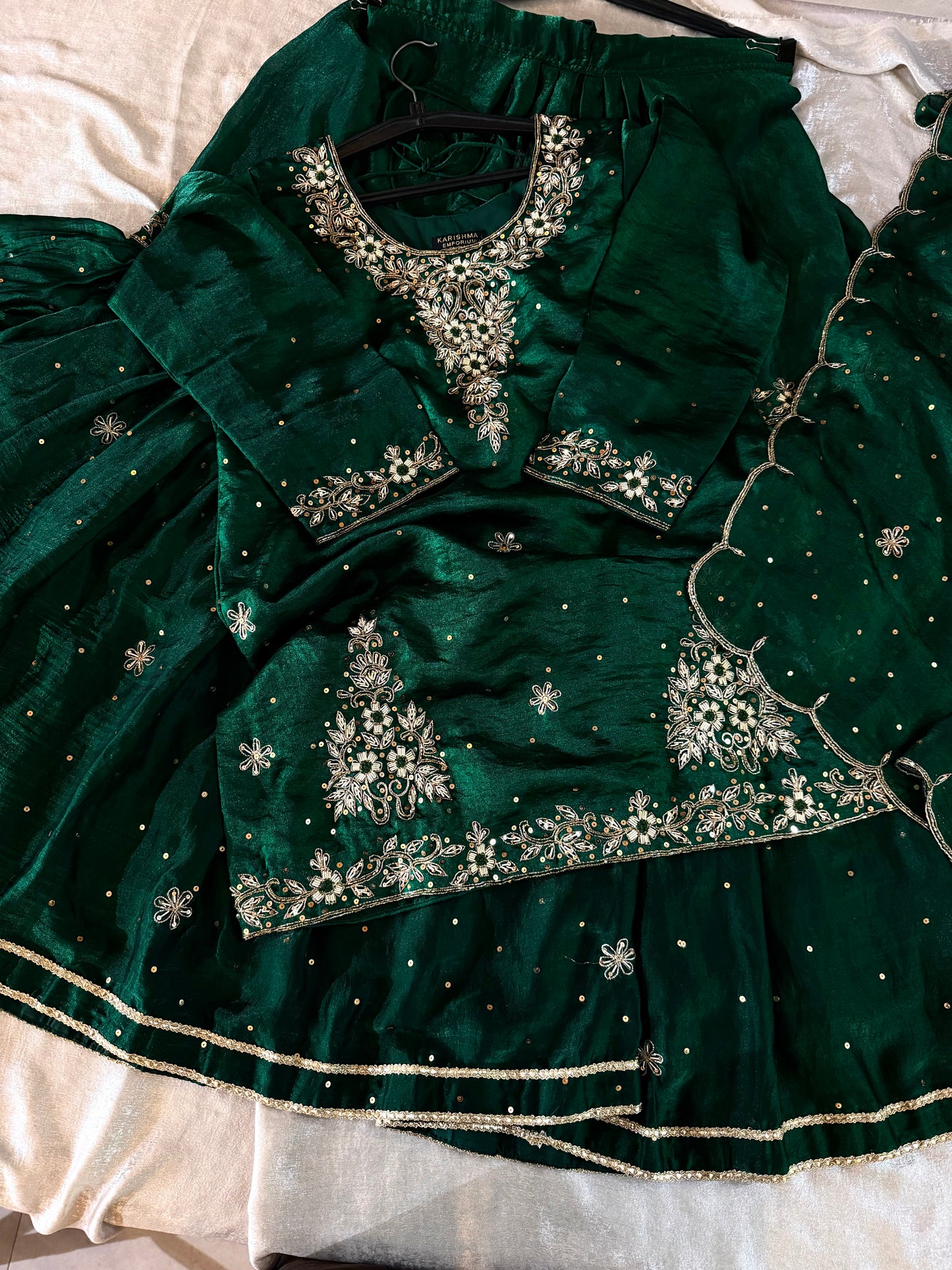 BOTTLE GREEN GHARARA