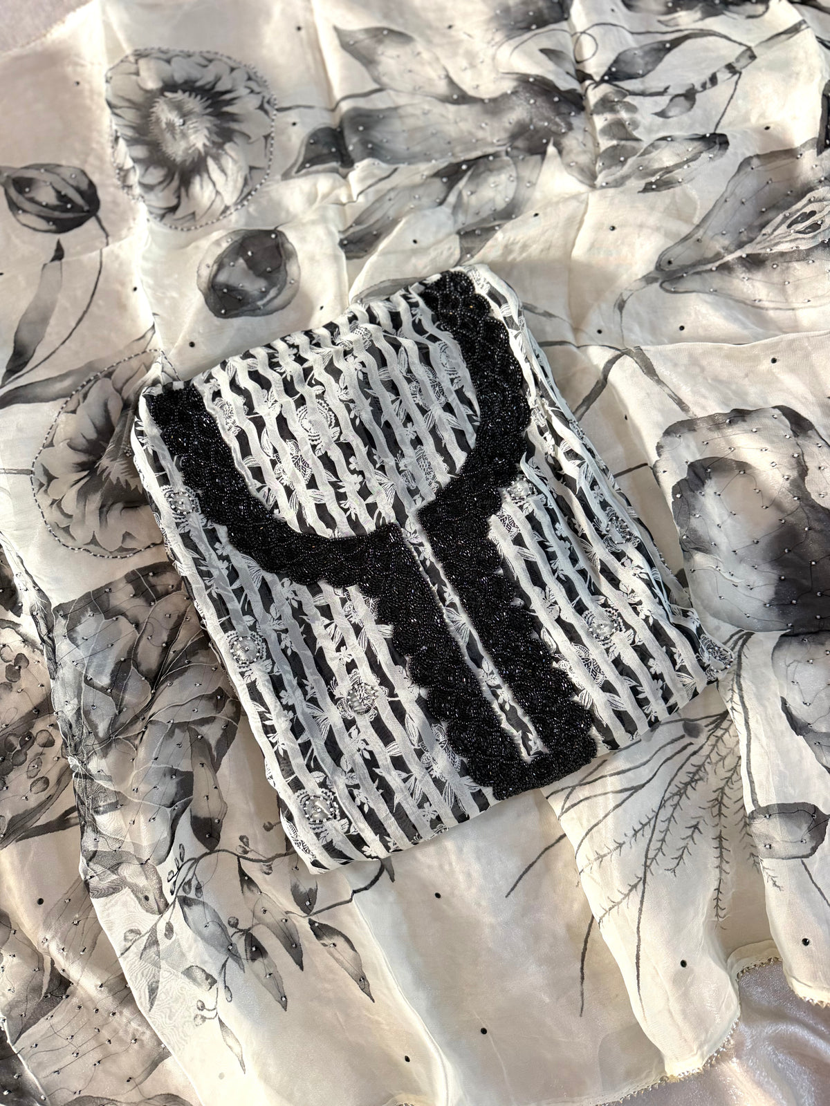 BEAUTIFUL UNSTITCHED SUIT