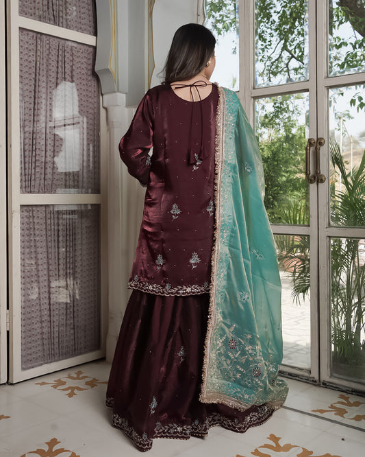 Garara by Hoor Bano