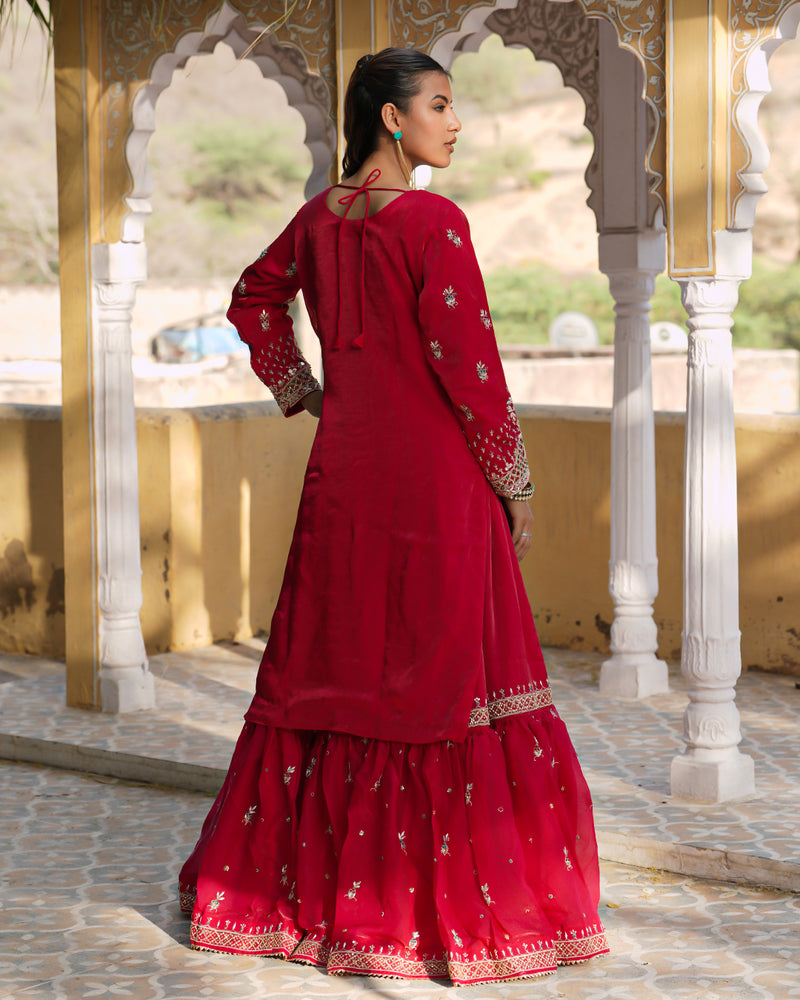 Farshi by Haniya b