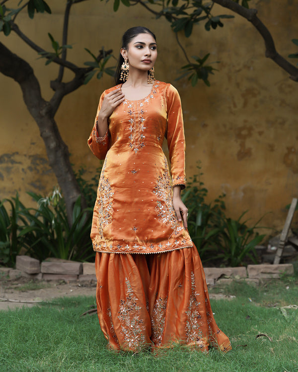 Garara by Naaz begum